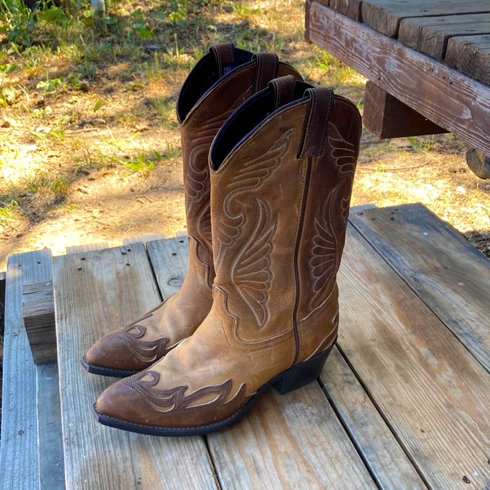 Laredo women’s cowgirl boots size 8.5